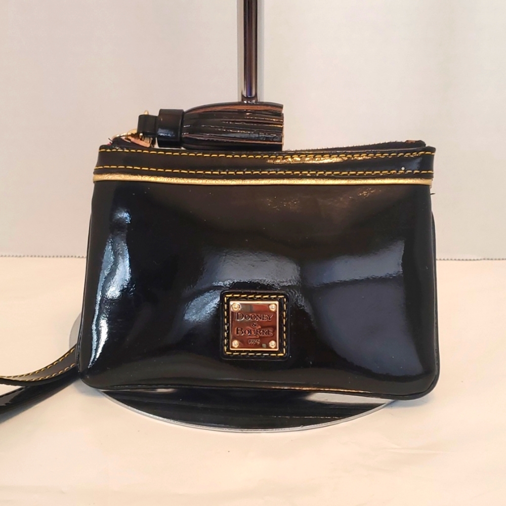 Dooney & Bourke  Wristlet